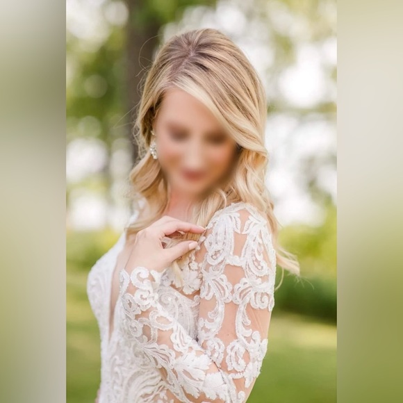 Martina Liana 1111 Embroidered French Lace Sleeve Wedding Dress & Lace Train - Picture 3 of 7